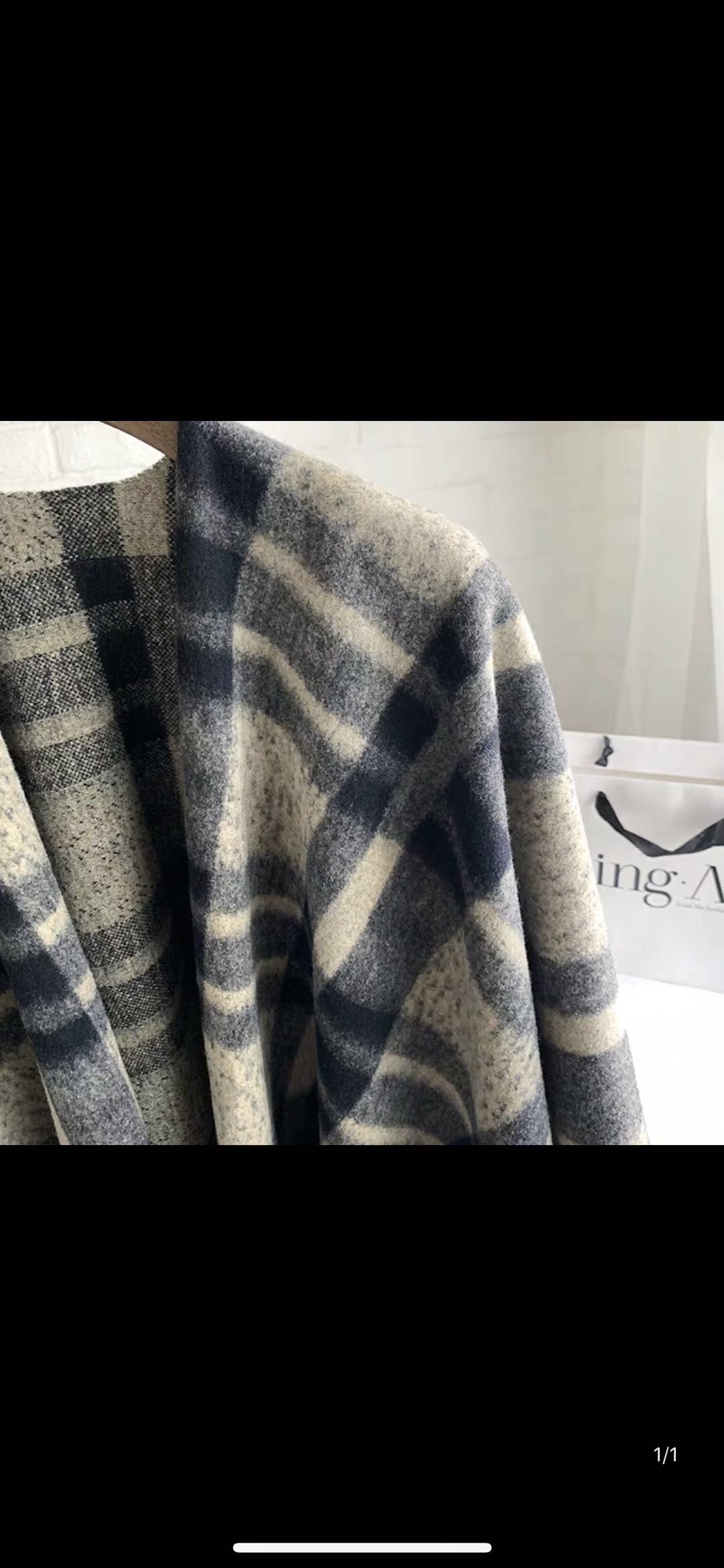 Ladies Fashion Trend Casual Everything With European And American Style Warm Split Plaid Fringe Shawl Scarf details Picture