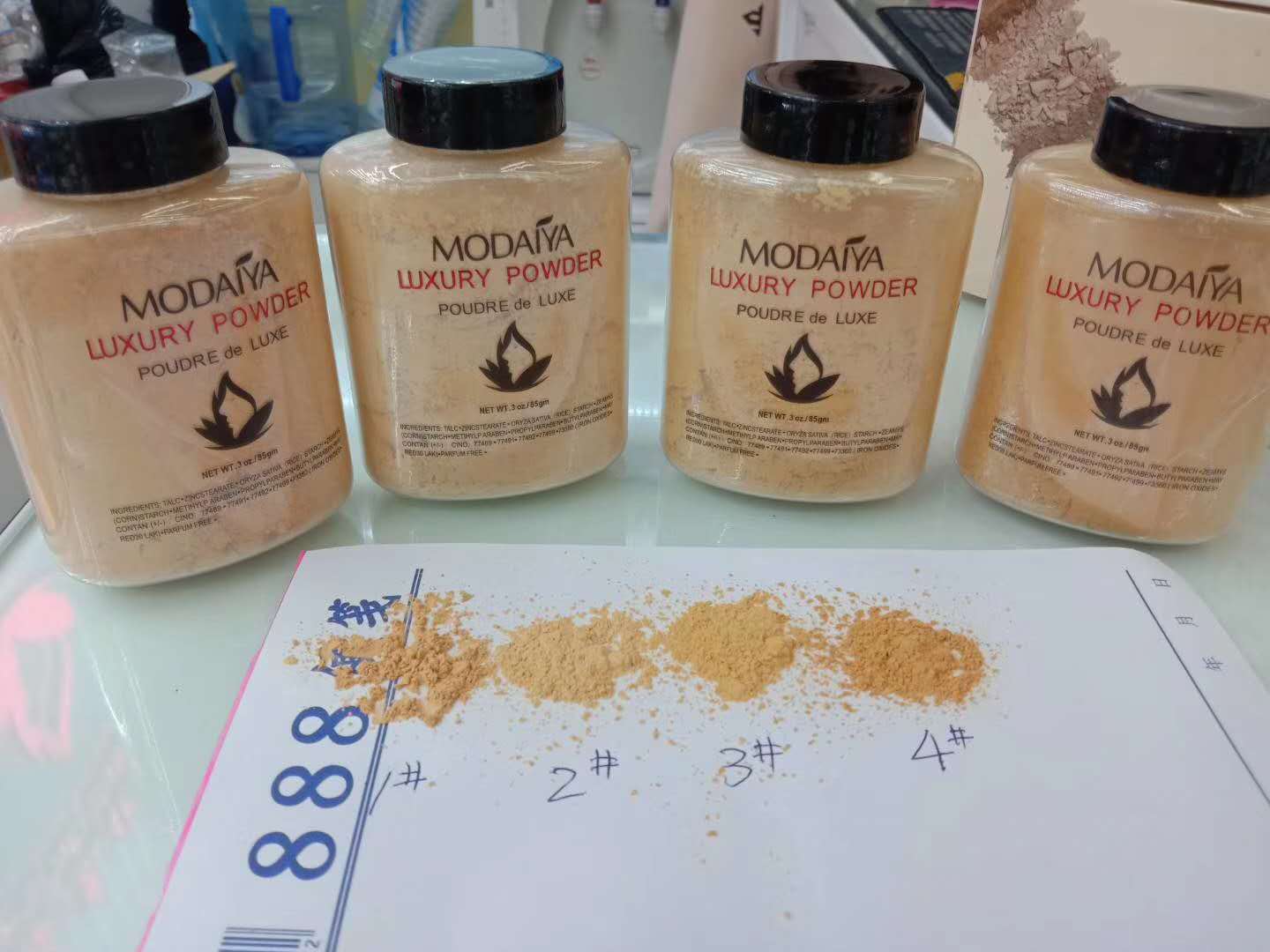 This makeup powder provides long-lasting coverage and moisture retention, is waterproof and sweat-proof, does not smudge, and is a matte loose powder details Picture