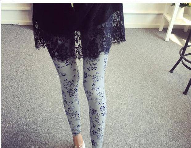 Autumn's new graffiti print leggings, paired with stretch capillaries for a slimming look, thin skinny pants, and large-sized long pants for women details Picture