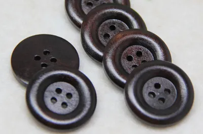 Clothing Button Big Round Edge Button Four Eyes Button Wooden Button Coat Button
