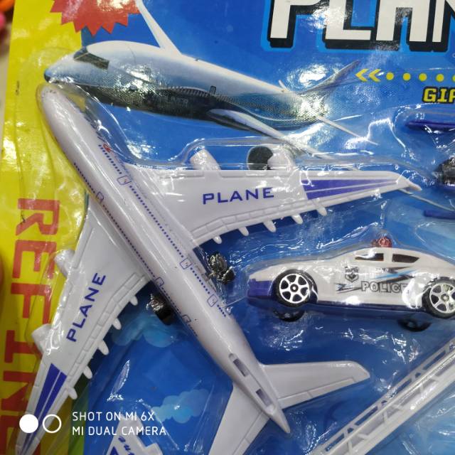 Duomei Ka alloy car model car 1:32 scale new children's toy suction plate airport set car model collection details Picture