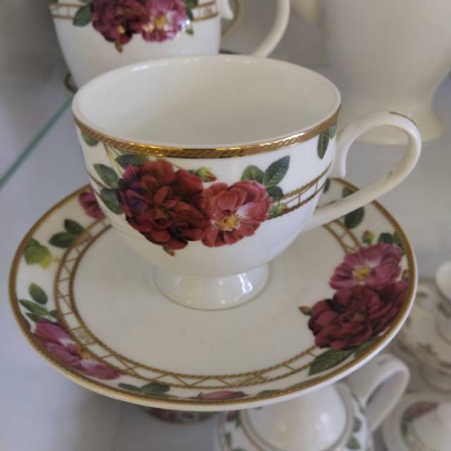 骨质瓷烤花金边时尚新颖咖啡杯产品图