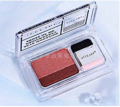 The Internet hit lazy eyeshadow can be applied in an instant Specification image
