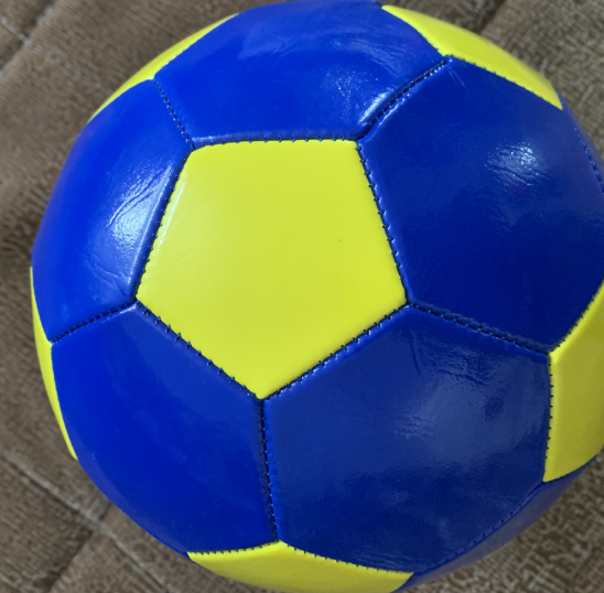 PVC儿童足球2号4号5号中小学生幼儿园室内外训练球