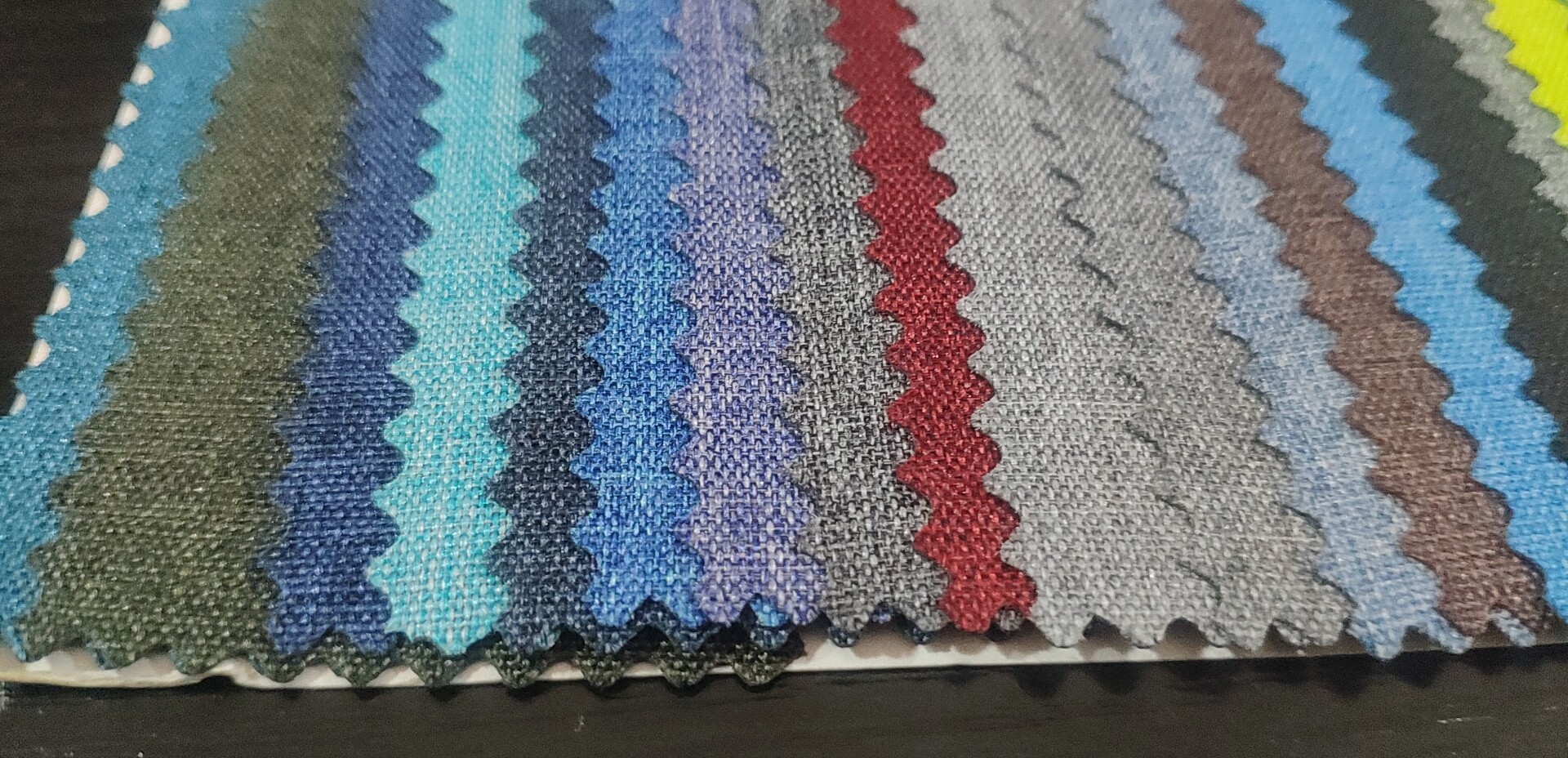 300P matte PVC factory direct sales, best-selling new PVC leather, large stock of high, medium and low grade luggage, sofa, shoe materials and fabrics details Picture