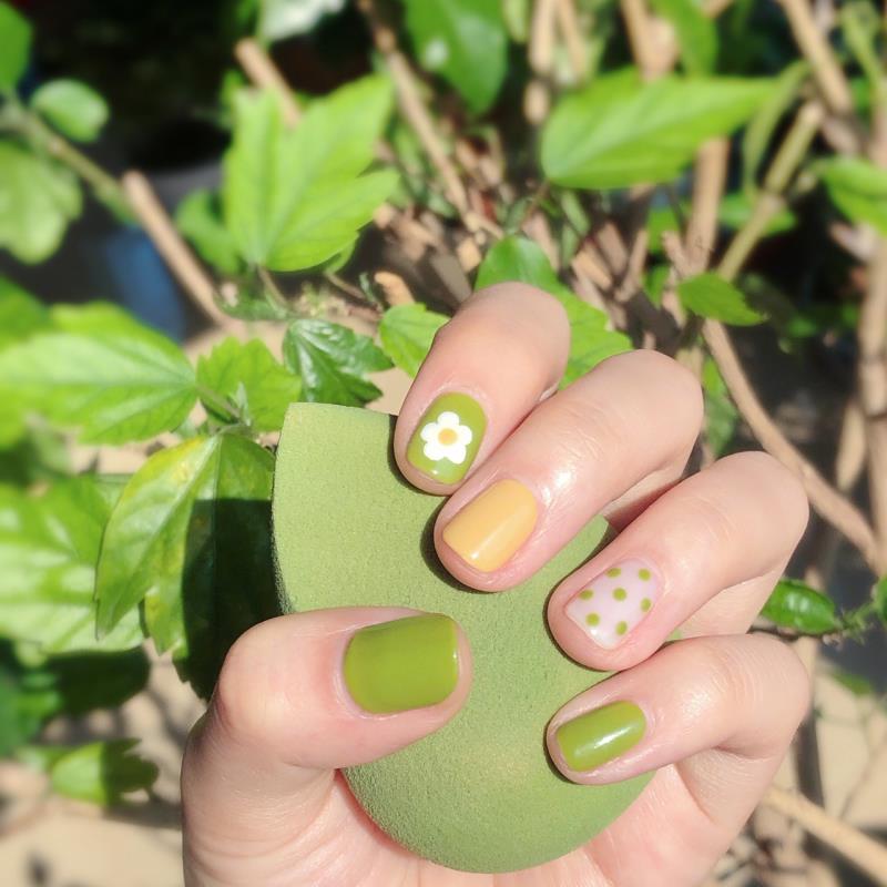 Solid-color nail stickers, cartoon and fresh nail stickers for girls, 3d waterproof and long-lasting nail patches Specification image