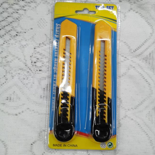 Large cutter wallpaper knife student office express stationery knife tool cutting paper 18mm blade tool holder 2 pieces set thumbnail