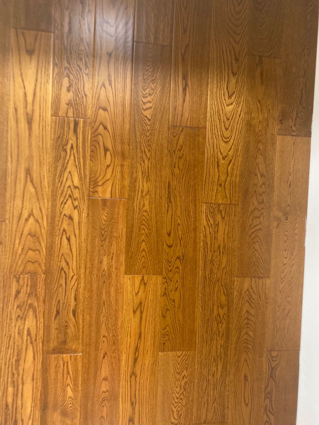 Moganshan pure solid wood flooring for home bedrooms and living rooms, European and American style solid wood series for home use, environmentally friendly details Picture