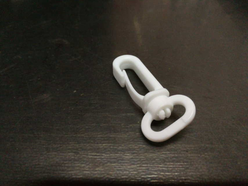 Factory direct sales hot new plastic hook in large quantities of stock thumbnail