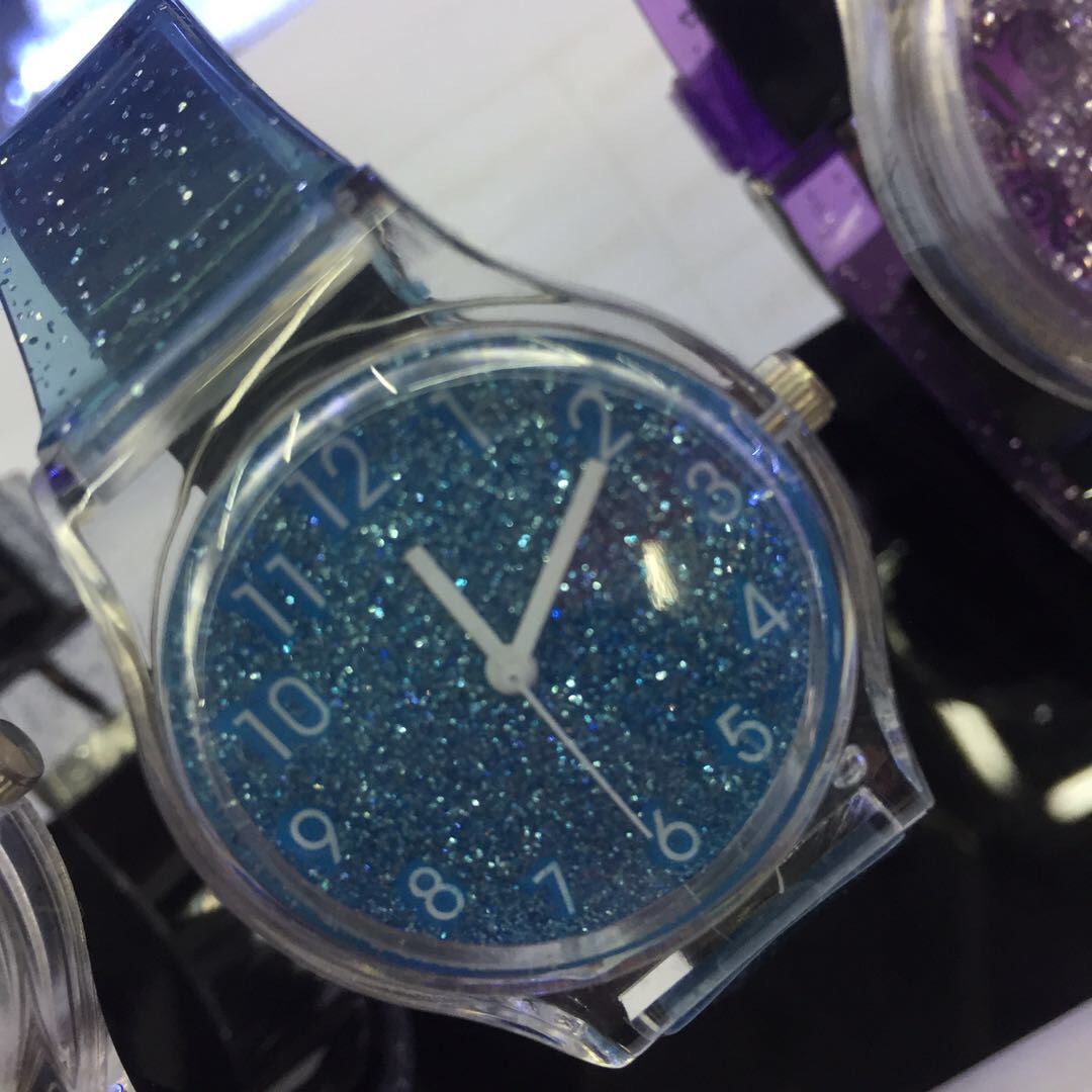 A fashionable Korean-style, trendy waterproof watch with diamonds and a leather strap, a student forest-themed, simple and elegant quartz watch Specification image