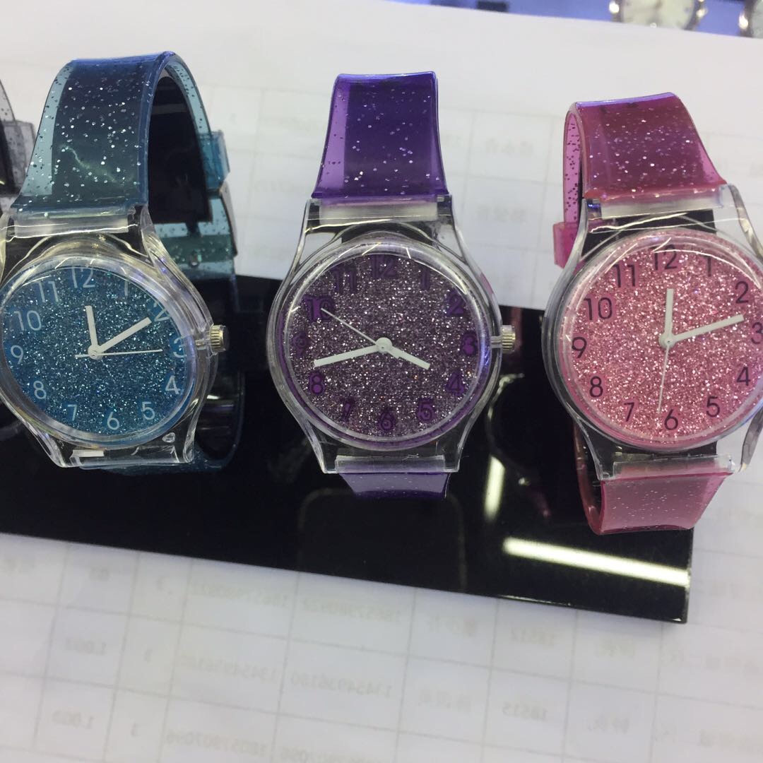 A fashionable Korean-style, trendy waterproof watch with diamonds and a leather strap, a student forest-themed, simple and elegant quartz watch details Picture