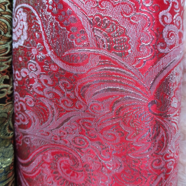 Silver-threaded brocade fabric for clothing decoration is available in multiple colors and the price is negotiable details Picture