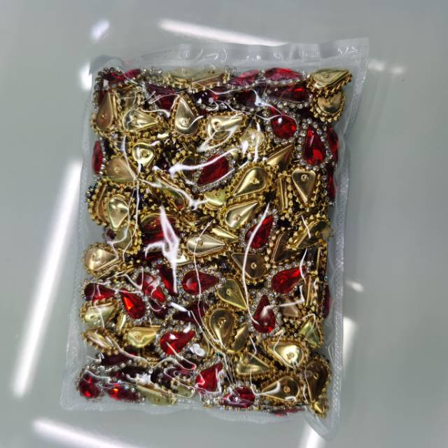 热销新品红色水滴水晶水钻合金手缝钻女服装辅料配件产品图