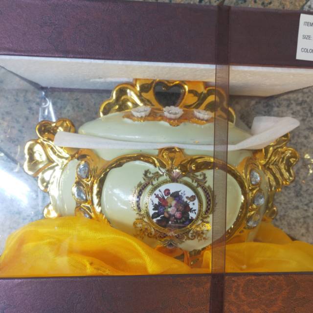 European-style ceramic three-dimensional carved sugar jar details Picture