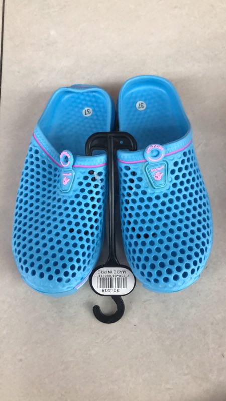 Summer new style clogs, beach shoes, anti-slip jelly sandals, soft-soled slippers, outerwear, foreign trade style, men's and women's regular round holes details Picture