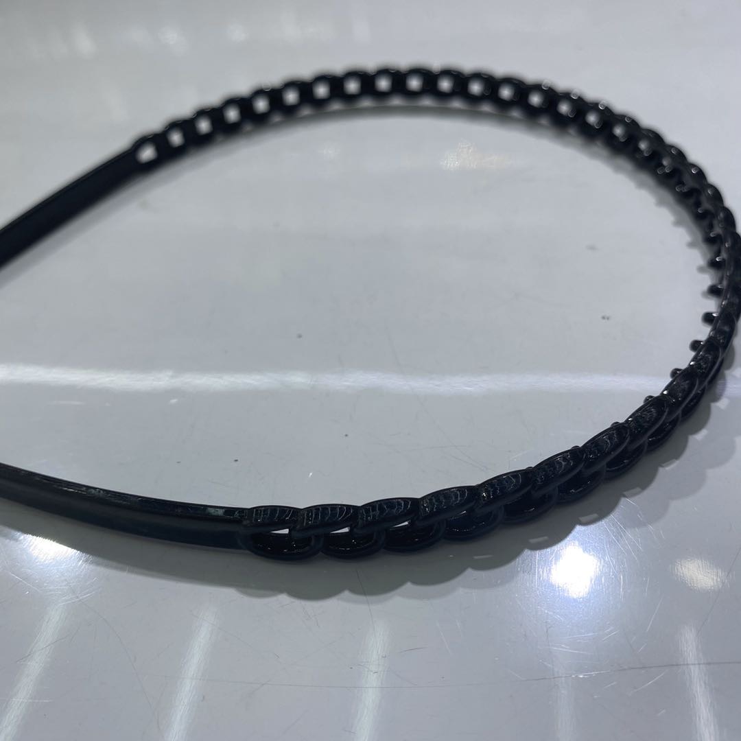 Hot new simple fashion ring type black plastic adult headband Specification drawing