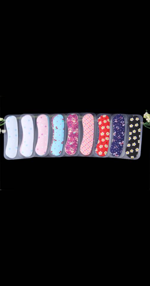The factory's direct sales of the fabric tape, after being sticky, can be followed up with anti-friction shoe stickers. The shoe stickers are one size larger and super sticky details Picture