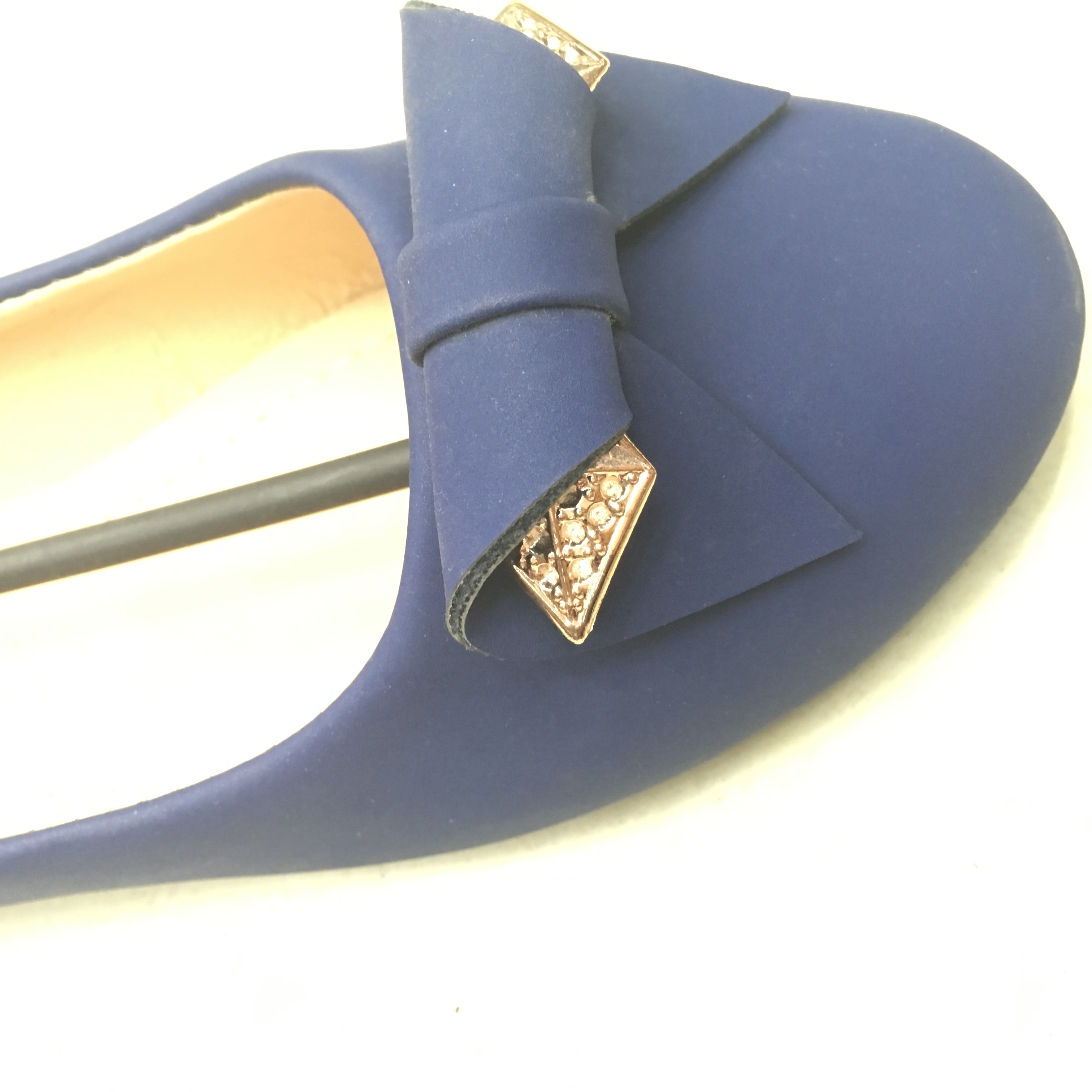 Ladies' blue light-mouthed flat bow leather shoes details Picture