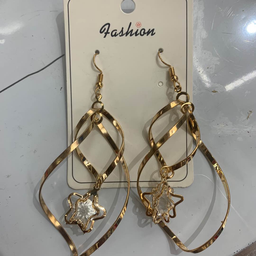 The manufacturer sells gold hoop glass diamond earrings