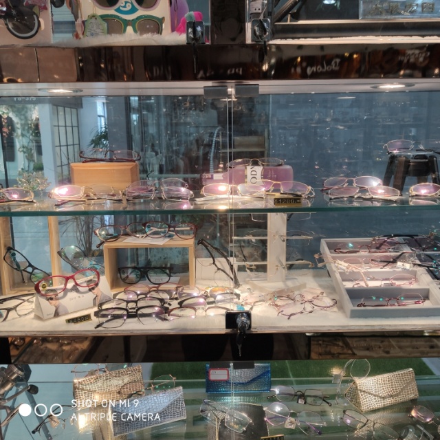 Liangshi Glasses describe pic - 1