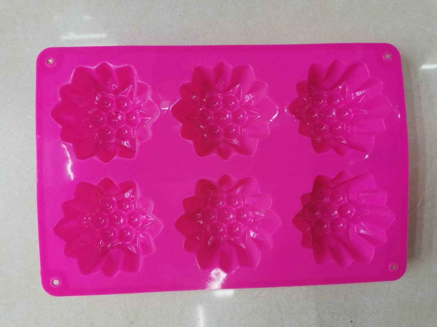 Manufacturers direct selling of environmental fashion silica gel abrasive six even flower silica gel abrasive thumbnail