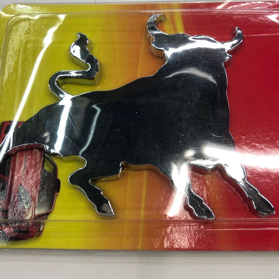 汽车装饰贴公牛形象塑料材质通用款需要订做细节图