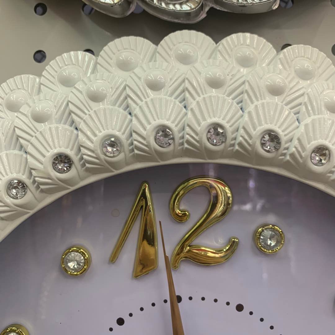 Simple and modern large wall clock, silent living room clock, home personalized, creative, fashionable and artistic wall watch, quartz clock, white model Specification image