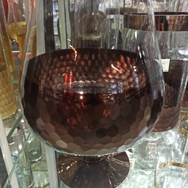 European-style round transparent glass vase for home decoration, desktop display, and vase placement details Picture
