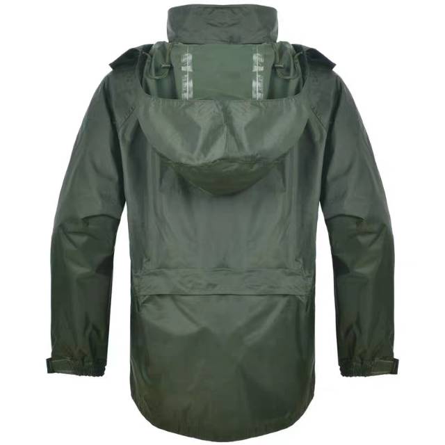 The two-piece raincoat has been handed in by military enthusiasts for outdoor use. It has been used for electric vehicle fire protection rain pants Specification image