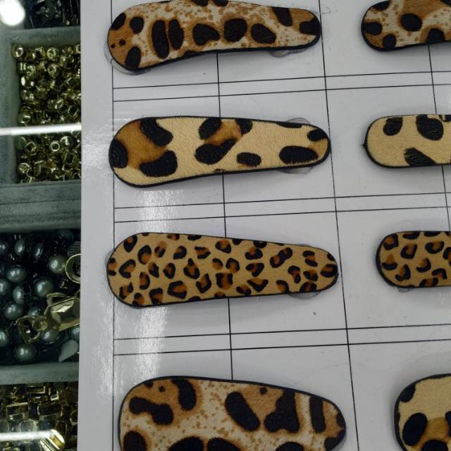 真皮一字发夹新款产品图