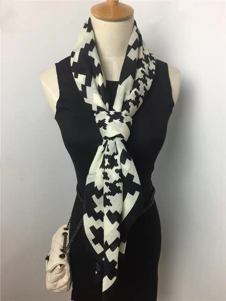 Autumn And Winter New Korean Classic Thousand-Bird Print Wool Square Scarf Shawl