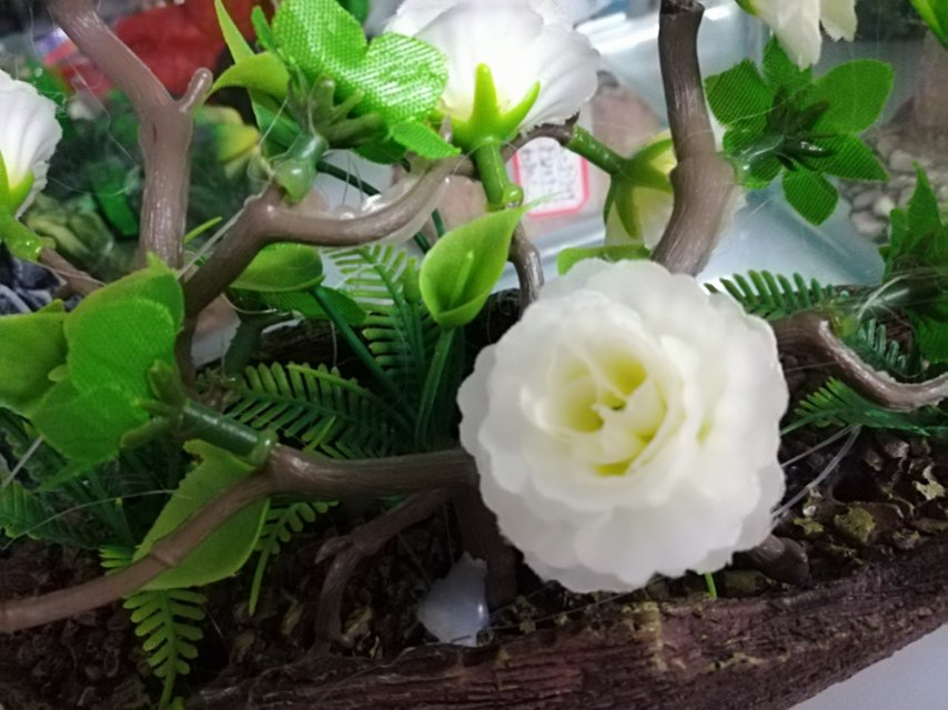 Fish tank, rockery, small boat, aquarium, landscaping, water feature decoration, simulation, artificial flower boat details Picture