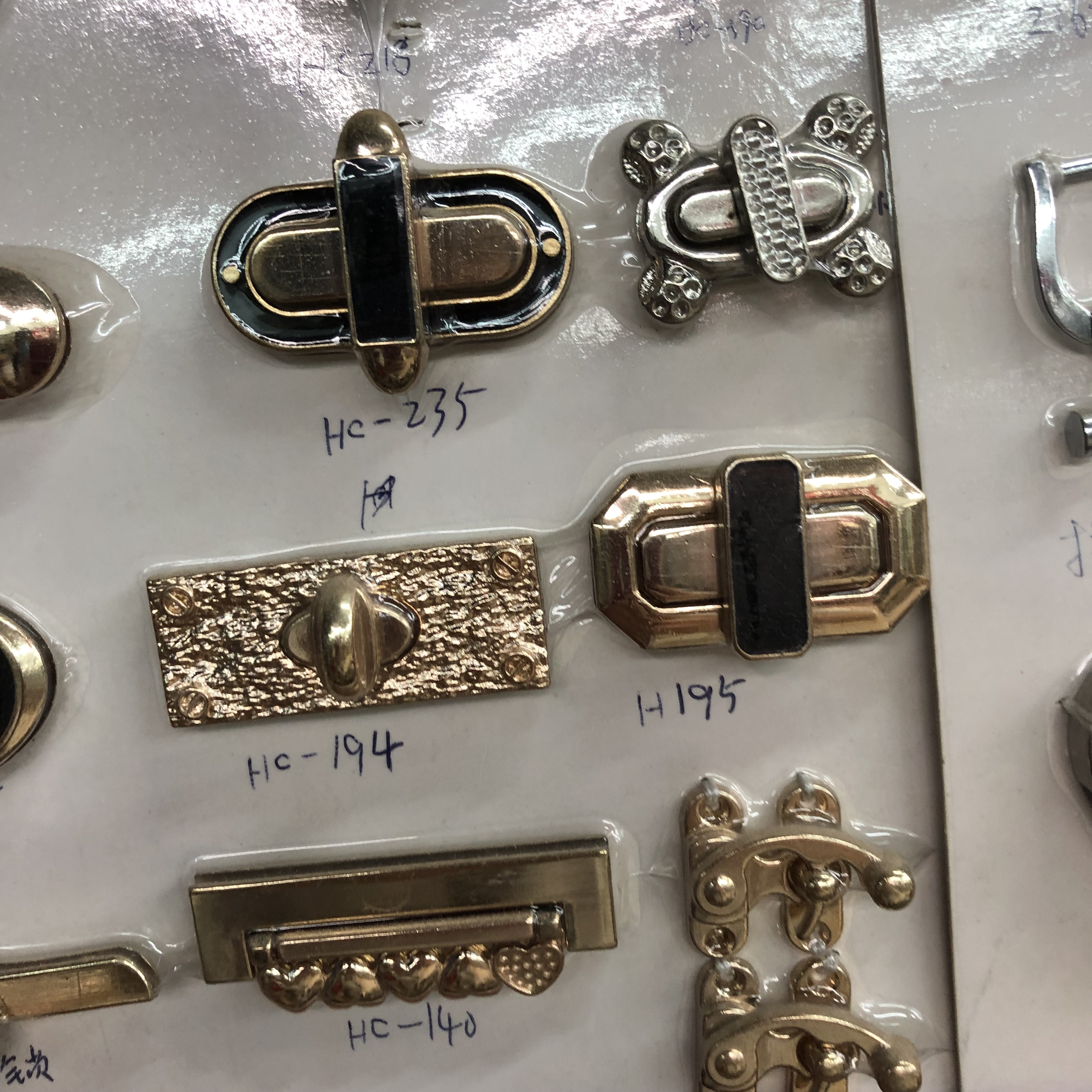 厂家直销 皮具包配件 五金包扣钥匙扣勾扣 包带配件挂钩扣细节图