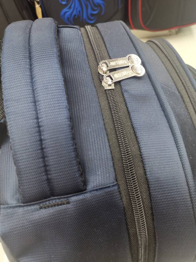 简约大气商务背包大容量双肩包男士电脑包旅行包双肩背包细节图