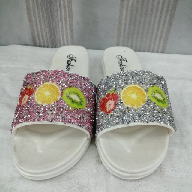 Slipper Women Wearing Glitter Fruit New Summer Can Wet Water Word Beach Fashion Everything Sandals details Picture