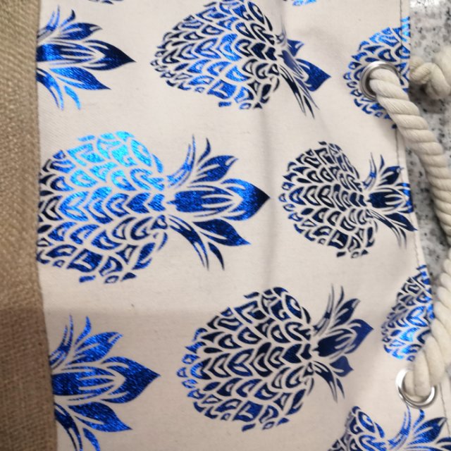 Classic 100 With Decorative Pattern Handbag details Picture
