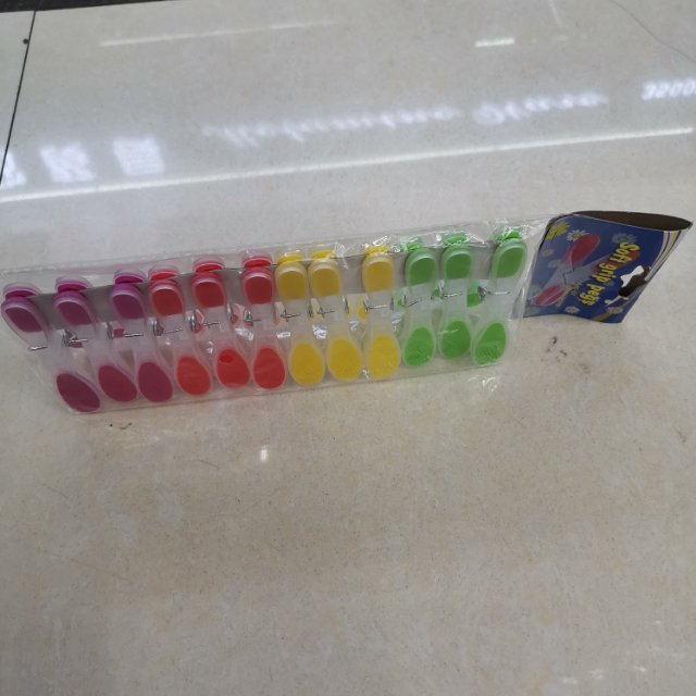 爆款新款厂家直销小枫叶夹子彩色塑料夹子产品图