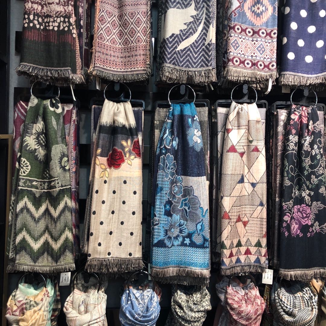 Yiwu Shalun Clothing Co., LTD describe pic - 3