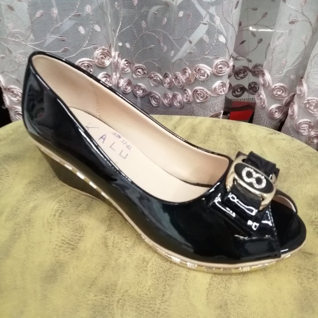 New summer stiletto sandals withstand fashion and fashion wedges with an open toe upper
