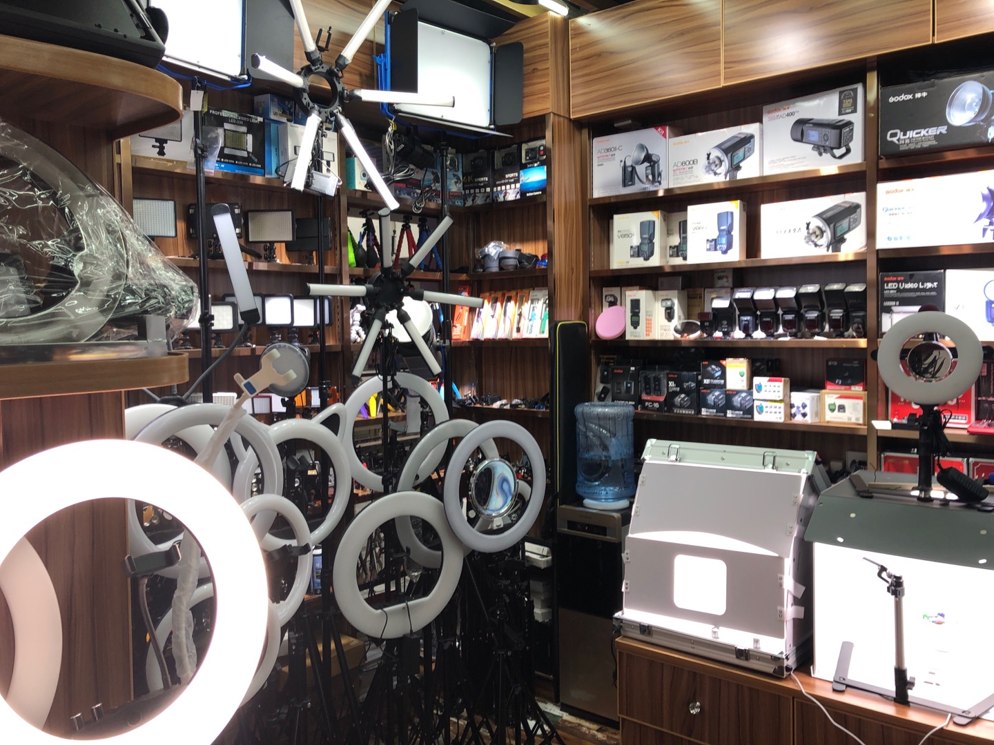 Oulai Shi Film and Television Equipment Co., LTD describe pic - 1