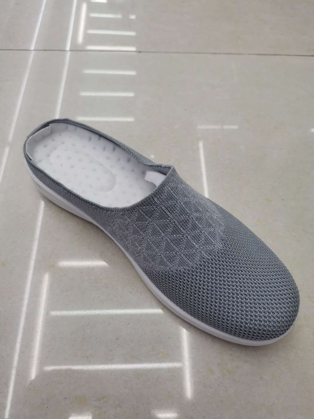 旭辉2020款红色白底PVC外贸无后根女士运动鞋细节图