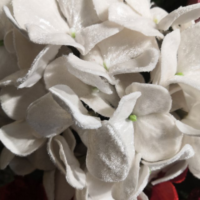 Yiwu quality white artificial flower arrangements, living room flower arrangements and decorative flowers, factory direct sales of artificial flowers Specification image