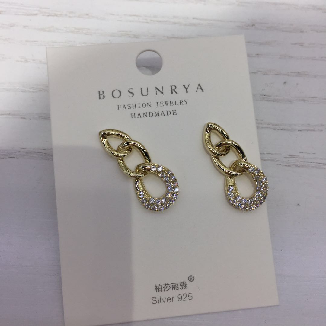 Water diamond copper earrings, exaggerated and unique long silver needle earrings, elegant and stylish details Picture