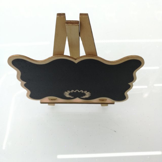 Wavy wooden small blackboard is a wall decoration for kindergartens details Picture