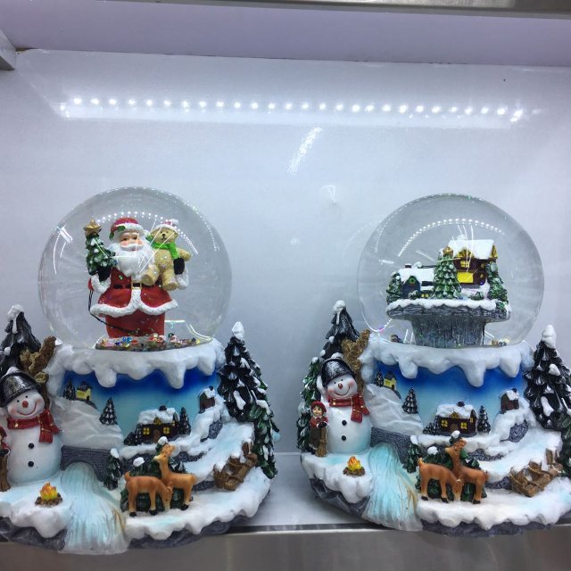 圣诞树森林雪景玻璃球树脂工艺品摆件