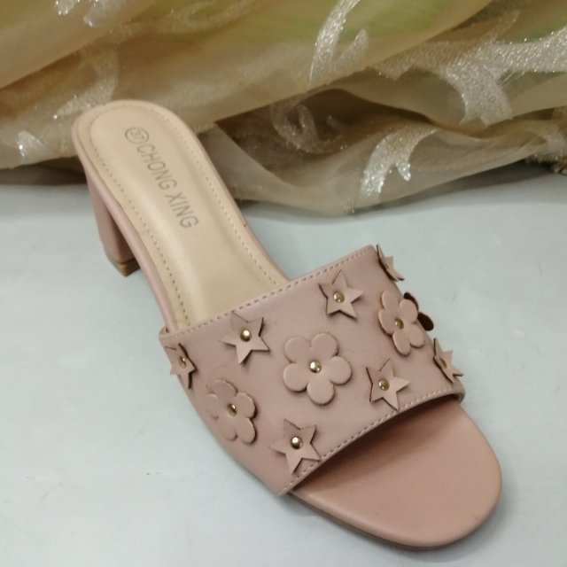 铆钉碎花星星时尚女士中跟高跟时装凉拖