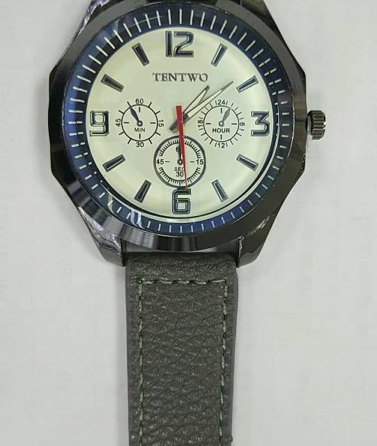 Authentic European and American fashion trend watches for men and women, simple and retro business quartz watches details Picture