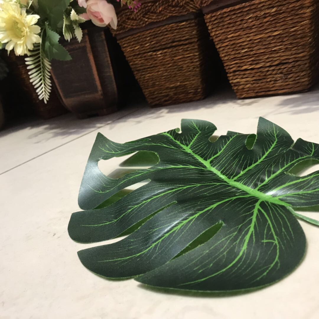 游戏周边/海螺装饰品/红缨枪/美女锌合金小宝剑/家居小物细节图