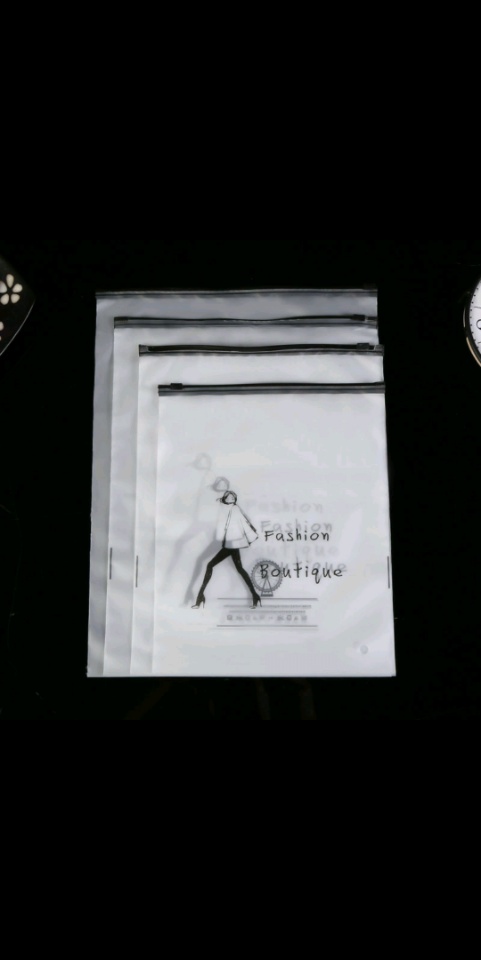 Custom-made printed frosted zipper bags, jewelry packaging bags, plastic bags and self-sealing bags are available. Factory direct sales