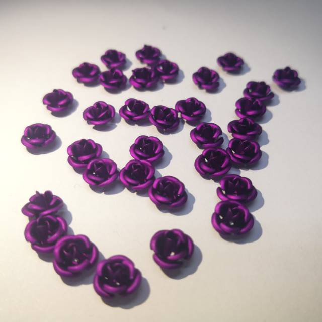 义乌市稠城姿英饰品配件商行厂家直销韩版铝制玫瑰花紫色中号定制耳环胸针鞋花饰品配件服装辅料